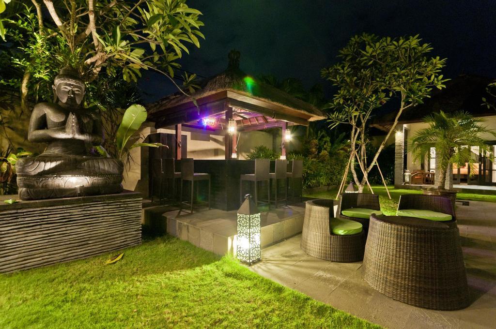 Villa Mahkota Seminyak Exterior foto