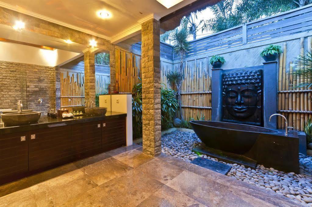 Villa Mahkota Seminyak Exterior foto