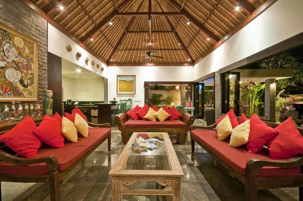 Villa Mahkota Seminyak Exterior foto